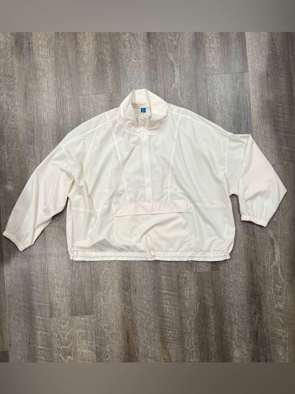 Plus, size Old Navy Lightweight off white Pullover Jacket
3/4 zip